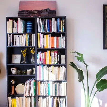 Beautiful Flat Near Buttes Chaumont Париж
